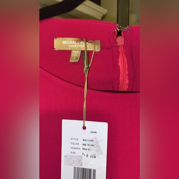 Bell Cuff Sheath Dress
Michael Kors - Picture 3 of 15